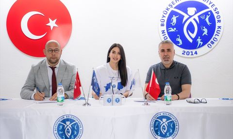 Aydın Büyükşehir Belediyespor Kadın Voleybol Takımı İlarya Zararsız'ı Transfer Etti