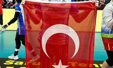 Bülent Karslıoğlu'nun Endonezya'daki Şampiyonluğu ve Yılın Antrenörü Ödülü