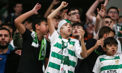 Bursaspor Yörsan Darüşşafaka'yı Yendi