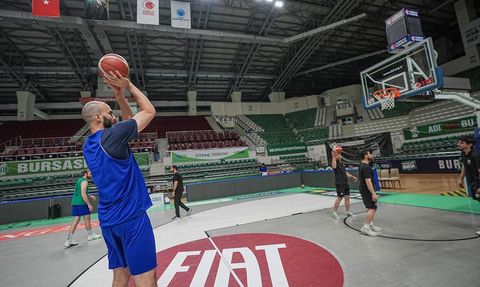 Bursaspor Yörsan Türk Telekom ile Play-in Mücadelesinde