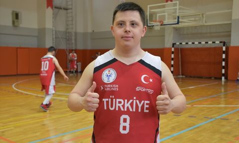 Down Sendromlu Basketbolcunun Antrenörlük Hayali
