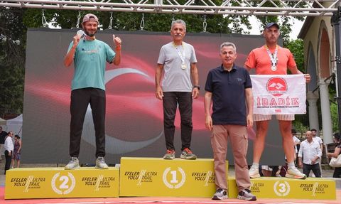 Efeler Yolu Ultra Trail Yarışları İzmir'de Gerçekleşti