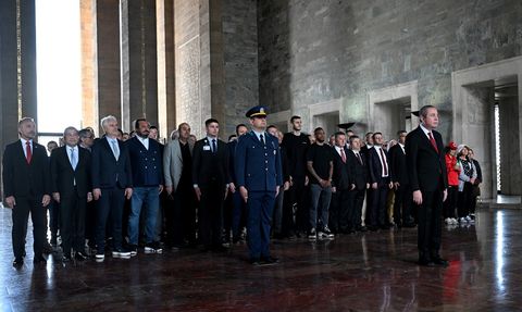 Gençlerbirliği Anıtkabir'i ve İlhan Cavcav'ın Mezarı'nı Ziyaret Etti