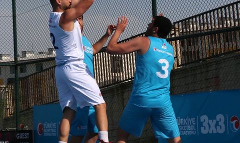 Hatay'daki Türkiye Sigorta 3x3 Basketbol Turnuvası Tamamlandı