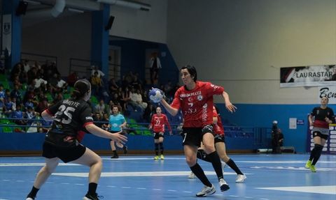 Hentbol Kadınlar Süper Lig Play-Off Final Serisi Beraberlikte 1-1