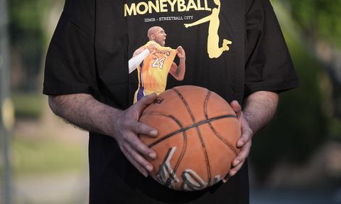 İzmir'de 60'lık Basketbol Tutkusu