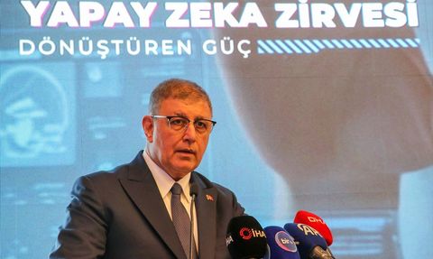 İzmir'de Yapay Zeka Zirvesi Gerçekleştirildi