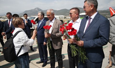 Kazakistan'dan Gazipaşa'ya İlk Charter Uçuşların Başlangıcı