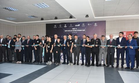 Konya Mesleki Eğitim İstihdam Fuarı açıldı