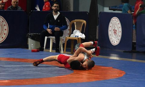 Okul Sporları Küçük Erkekler Türkiye Güreş Şampiyonası Düzce'de Tamamlandı