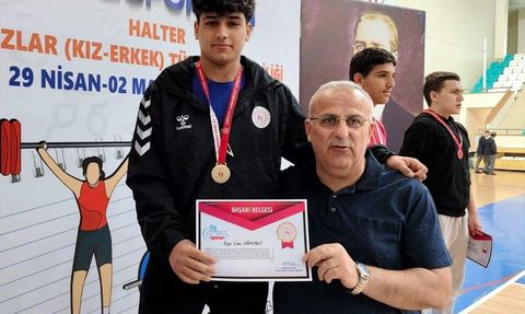 Okul Sporları Türkiye Halter Şampiyonası Sinop'ta Gerçekleşti