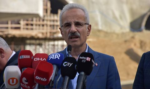 Ulaştırma ve Altyapı Bakanı Uraloğlu Trabzon'da Hedeflerini Açıkladı