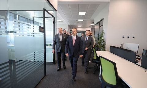 Bakan Kacır, Armelsan'ı Ziyaret Etti