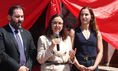 Buse Tosun Çavuşoğlu'nun Adı Çınarcık'ta Spor Salonuna Verildi