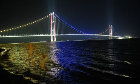 Fenerbahçe Beko'nun Şampiyonluk Bayrakları Tarihi Noktalarda Dalgalanıyor