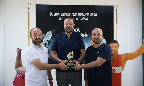 Kayseri Yeşilay ERVA Spor Kulübü'nden Minik Güreşçilere Ödül Töreni