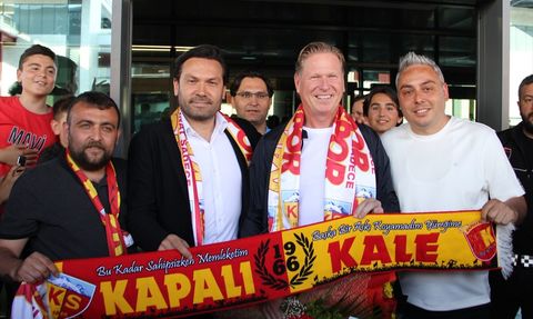Kayserispor'un Yeni Teknik Direktörü Markus Gisdol Kayseri'de