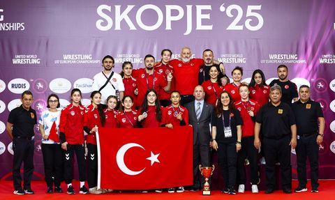 Milli Kadın Güreşçiler, 17 Yaş Altı Avrupa Şampiyonası'nda Üst Üste Üçüncü Kez Şampiyon