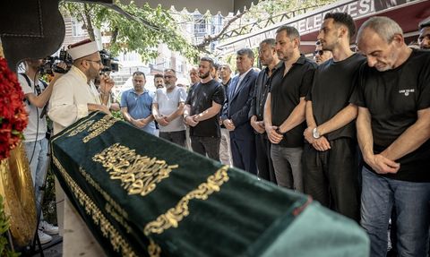 Serdar Topraktepe'nin Ağabeyi Ayhan Topraktepe Son Yolculuğuna Uğurlandı