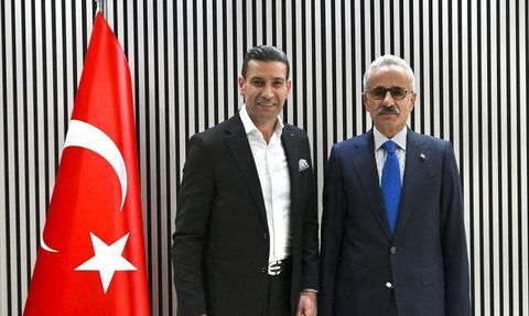 Ulaştırma ve Altyapı Bakanı Uraloğlu Türkiye Boks Federasyonunu Ziyaret Etti