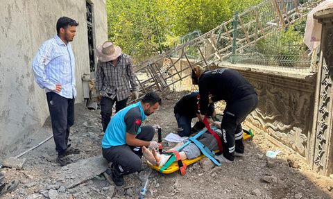 Adıyaman'da İnşaatta İskele Çöktü: Bir İşçi Yaralandı