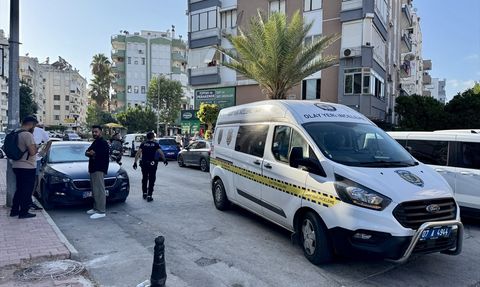 Antalya'da Bıçaklanarak Öldürülen Kişinin Ev Arkadaşı Gözaltına Alındı