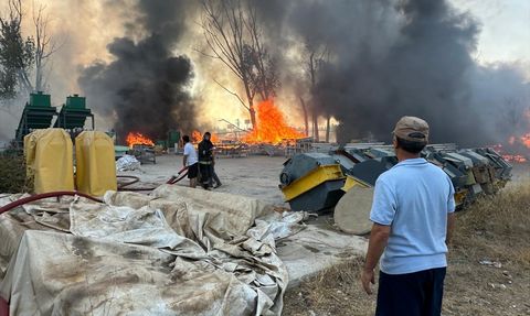 Antalya'da Otluk Alanda Yangın Çıktı