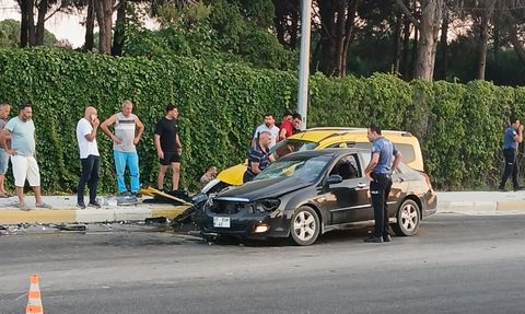 Antalya'da Turistlerin Yer Aldığı Trafik Kazası