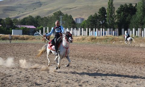 Bayburt Dede Korkut Şöleni'nde Cirit Gösterisi