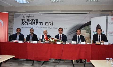 Bitlis'te Türkiye Sohbetleri Toplantısı Düzenlendi