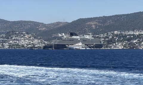 Bodrum'a 734 Yolcu Taşıyan 'Explora I' Gemisi