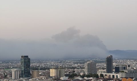 Bursa'da Gürsu ve Kestel Arasındaki Orman Yangınına Müdahale Devam Ediyor