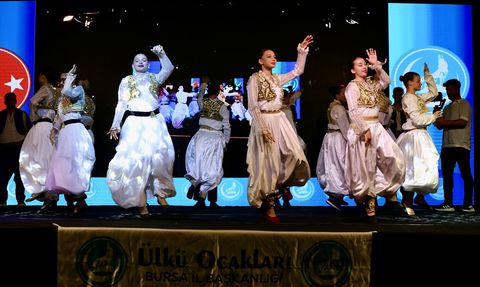Bursa'da Türk Dünyası Halk Oyunları Şöleni Coşkusu