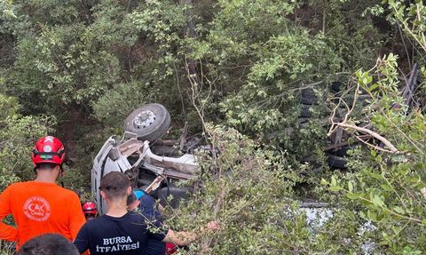 Bursa'da Yangın Bölgesine Su Taşıyan Tankerin Devrilmesi Sonucu Üç Kişi Hayatını Kaybetti