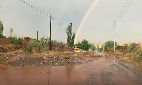 Çorum'da Sağanak Yağış Dereleri Taşırdı