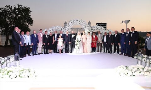 Dervişoğlu, Neşe Dikbayır'ın Nikah Şahidiydi