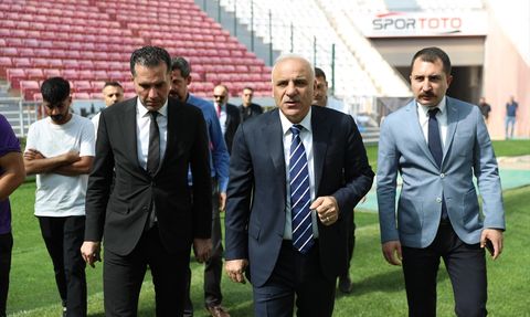 Diyarbakır Stadı Zemin Yenileme Çalışmalarında Sona Gelindi