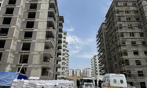 Elazığ'da İnşaattan Düşen İşçi Hayatını Kaybetti