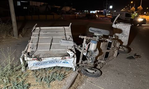 Elazığ'da Trafik Kazası: Üç Tekerlekli Motosiklet ve Otomobil Çarpıştı