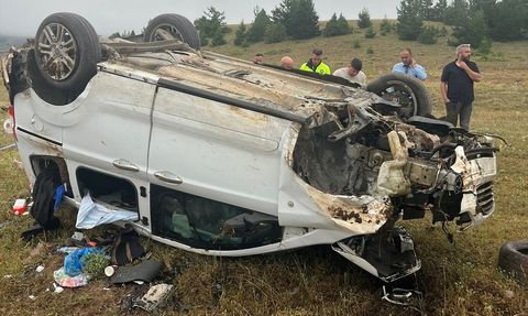 Erzincan'da Takla Atan Araçta 6 Kişi Yaralandı