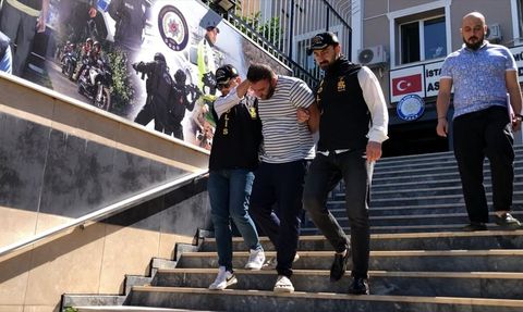 Fatih'te Kuyumcu Hırsızlığı: 24 Milyon Lira Değerinde Altın Çalındı