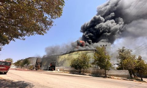 Gaziantep'te Halı Fabrikasında Yangın Çıktı
