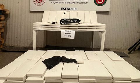 Hakkari'de 300 Kilogram Afyon Sakızı Ele Geçirildi