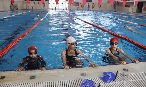 Iğdır'da Yüzme Bilmeyen Kalmasın Projesi: 8 Yılda 30 Bin Kişi Yüzme Öğrendi