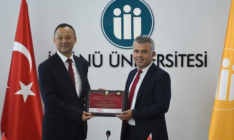 İnönü Üniversitesi'ne Kırgız Cumhuriyeti'nden Ödül