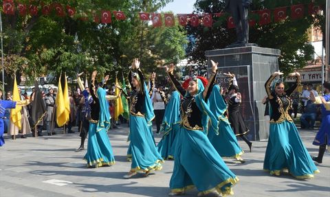 Karaman'da 7. Uluslararası Türk Dünyası Şöleni Yürüyüşü Gerçekleştirildi