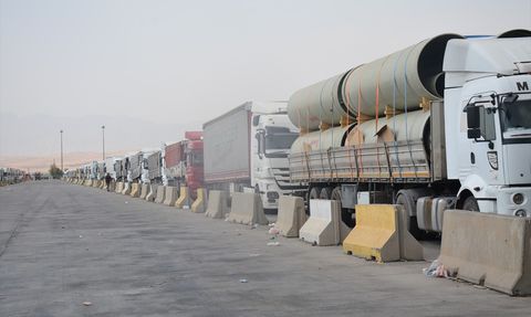 Kavurucu Sıcaklar Tır Şoförlerini Etkiliyor