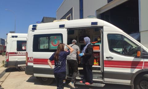 Kocaeli'de Fabrikada Yangın: 5 İşçi Dumandan Etkilendi