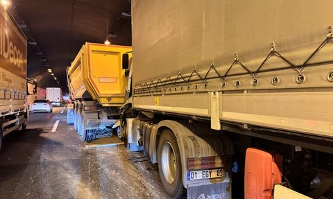 Kocaeli'de Zincirleme Kaza: 2 Yaralı