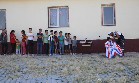 Konyalı John Wick, Eğitime Destek Olmaya Devam Ediyor